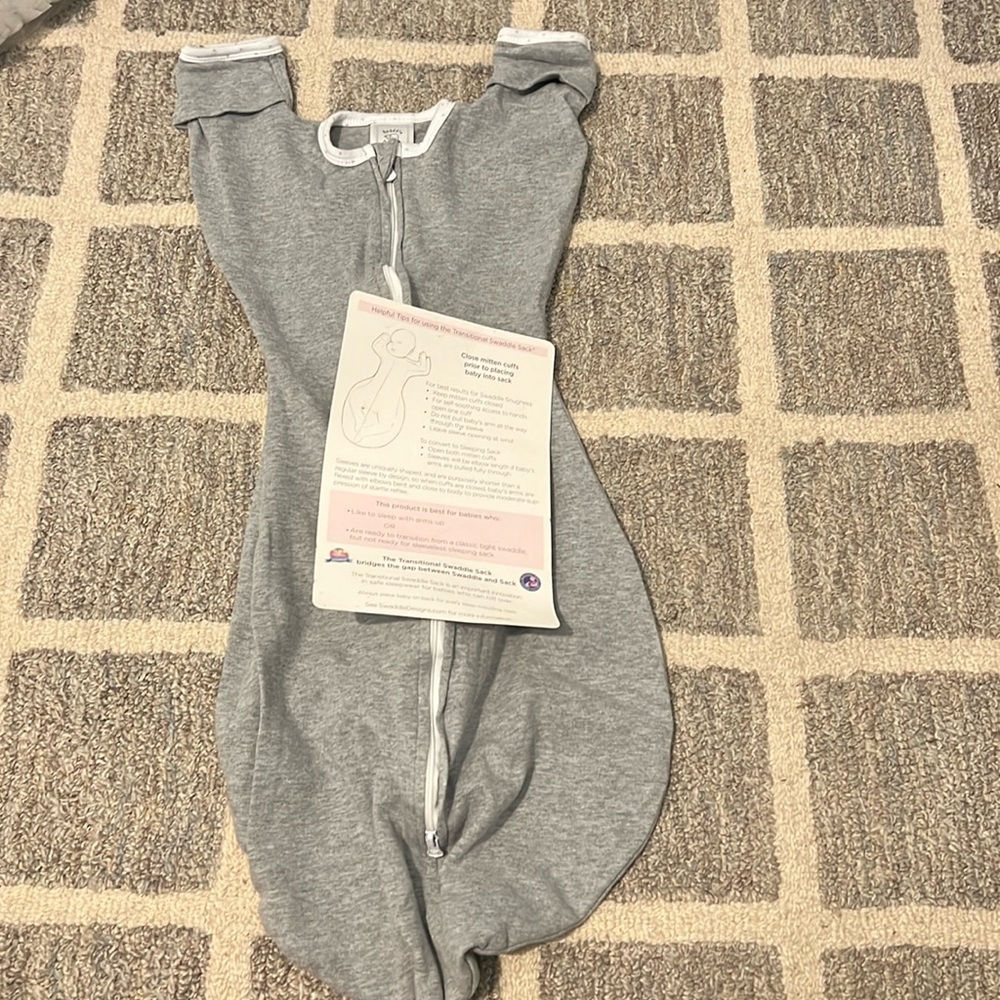 Transitional swaddle 3-6 months- 3 stage - worn 1 time
